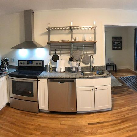 Renovated Space Close To Downtown - A Durham Exteriör bild